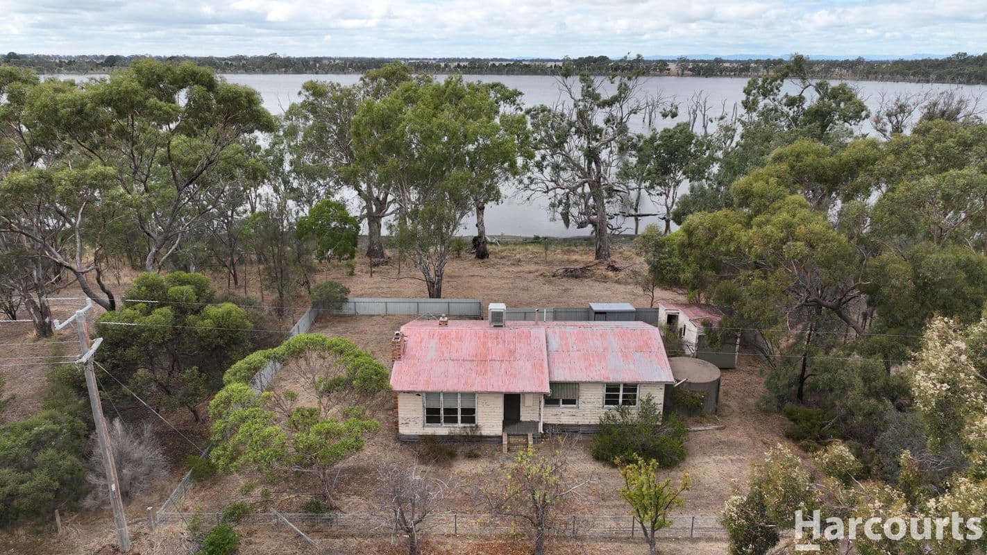 3986 Harrow Clear Lake Road