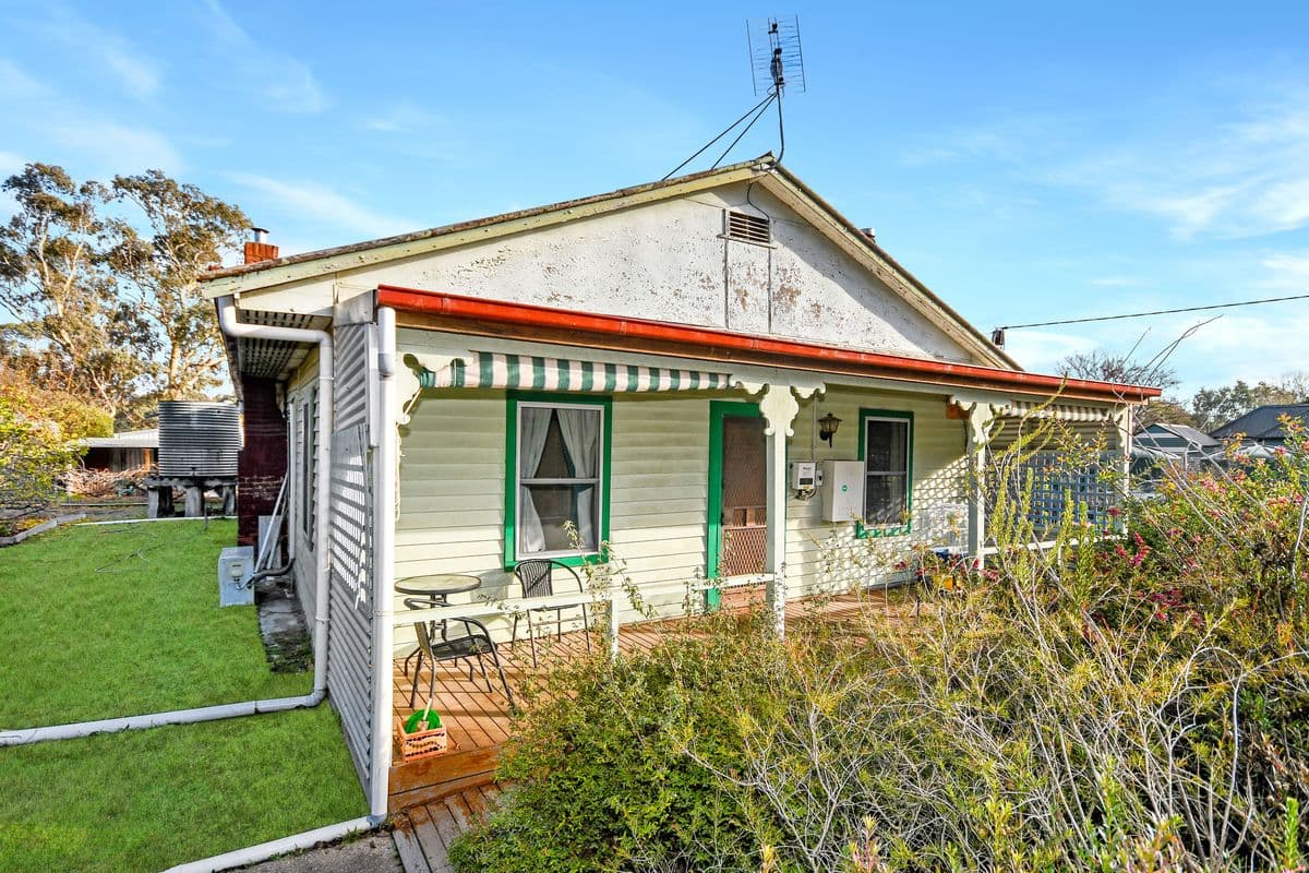 31-33 Forest St