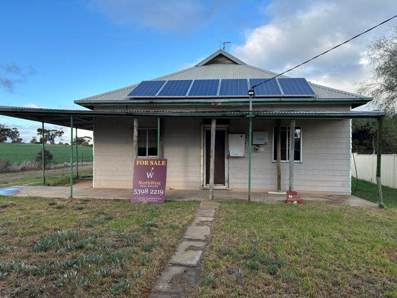12 Carr Street, Woomelang