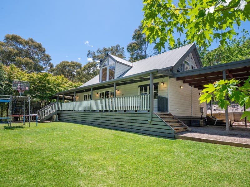 5 Grandeur Drive, East Warburton