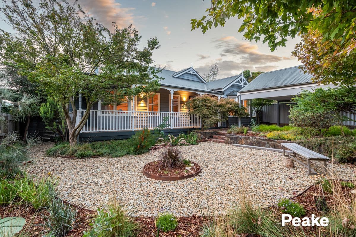 377 Beaconsfield-Emerald Road