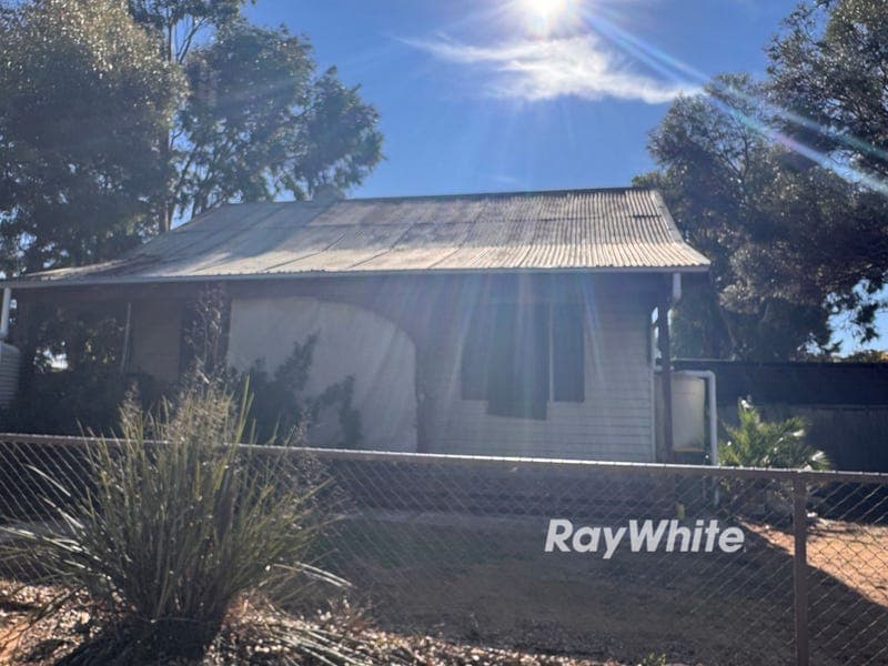 9 Messines Street, Nandaly