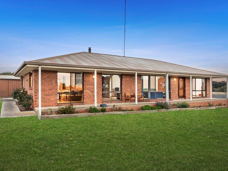 2215 Princes Highway