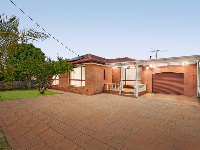 24 Bemboka Avenue, Clayton South