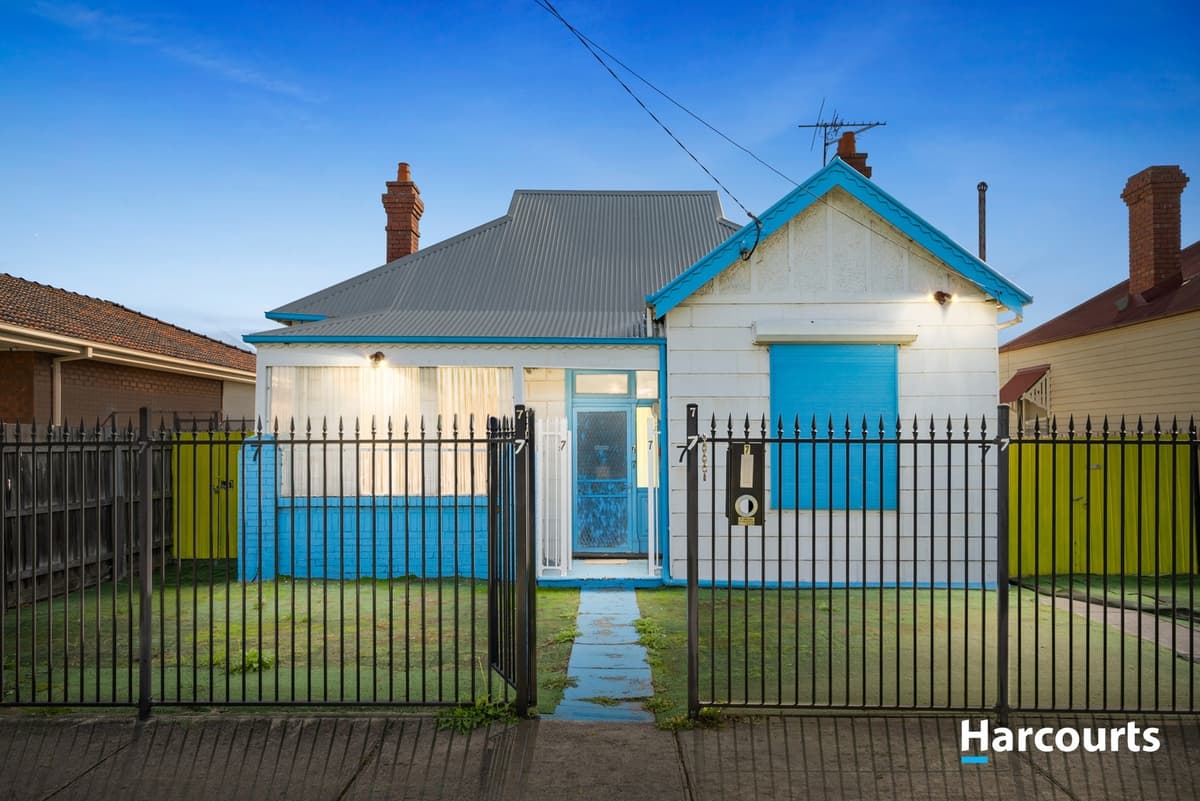 7 Walsh Street