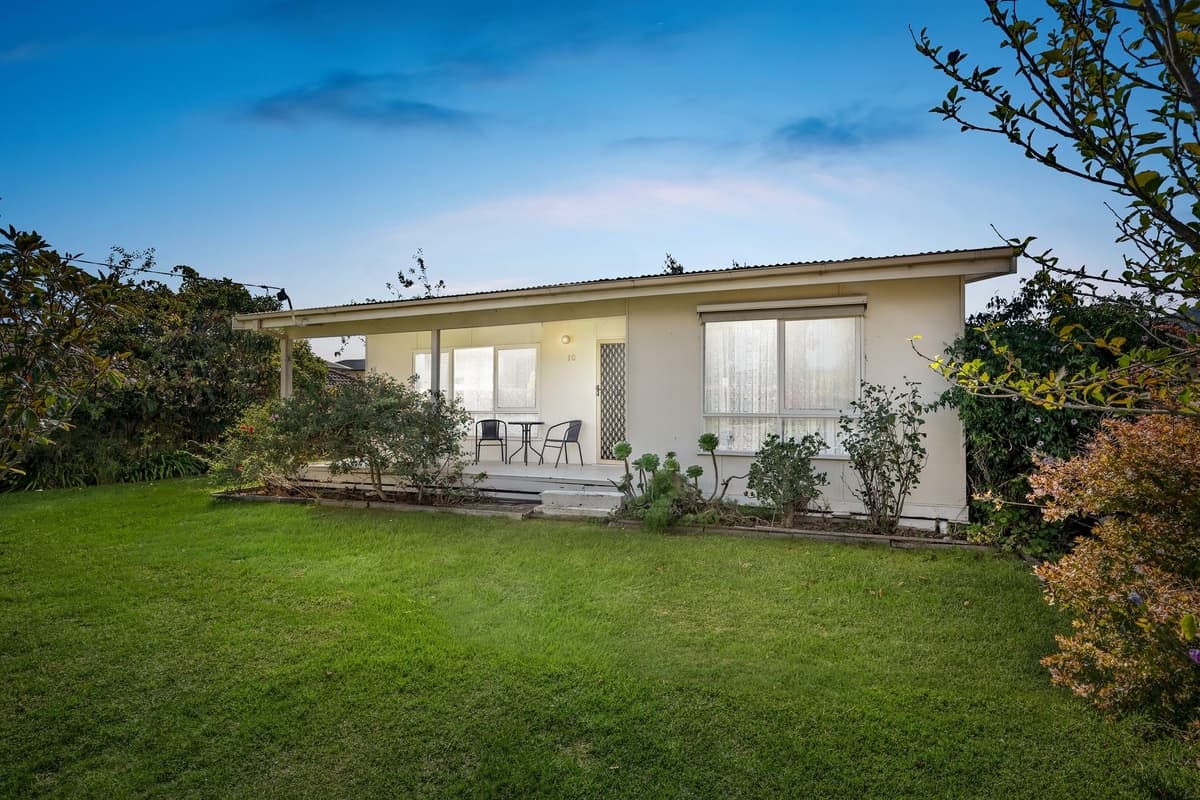 10 Watson Avenue