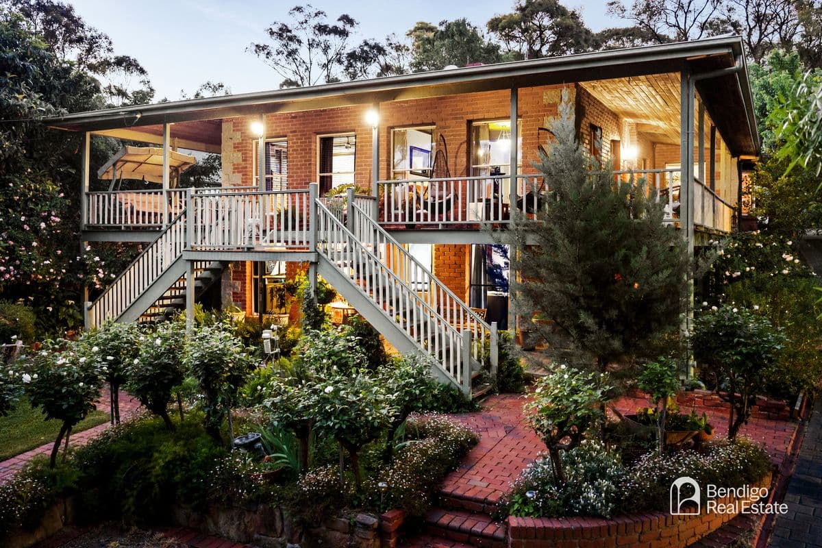 25 SHAKESPEARE STREET