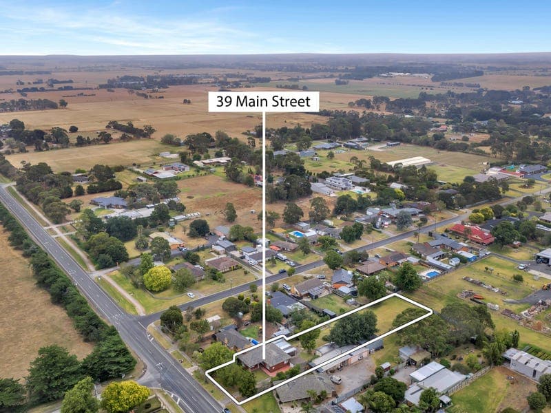 39 Main Street, Nar Nar Goon