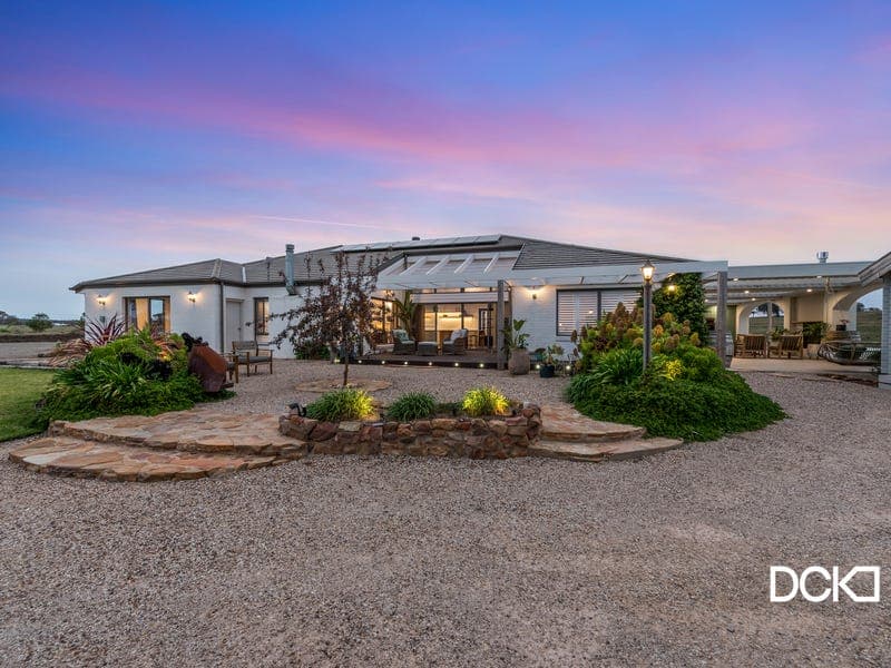 17 Castles Road, Axe Creek