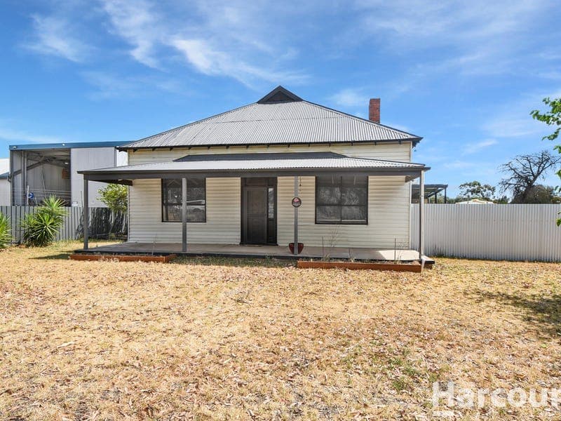 30 Kelsall Street, Warracknabeal