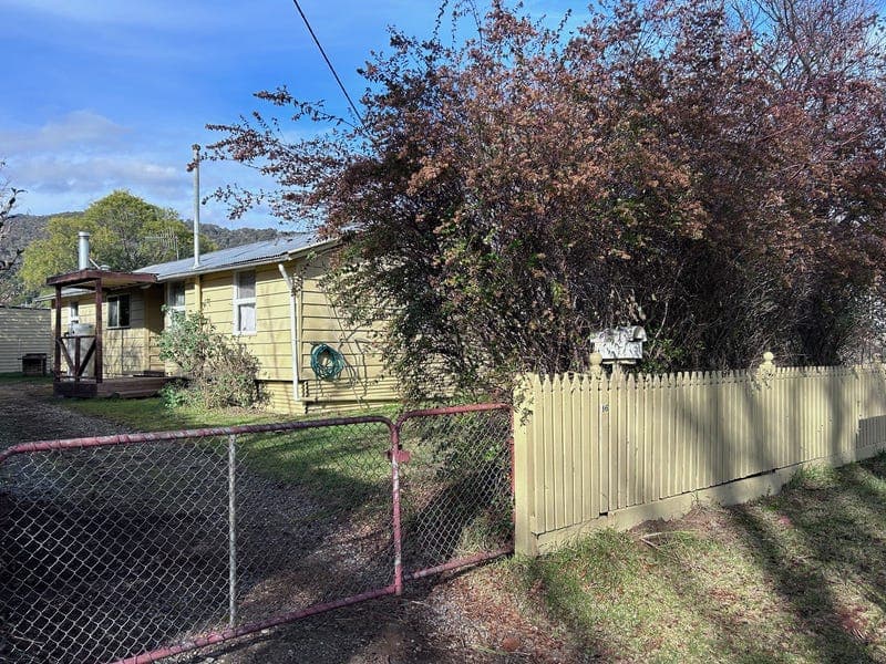 16 McKay Street, Mount Beauty