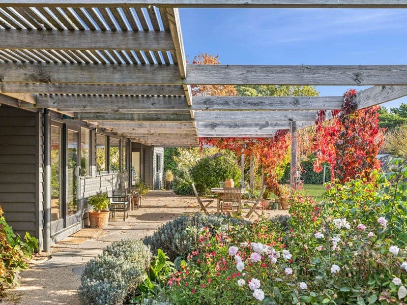 8 Lodgewood Road