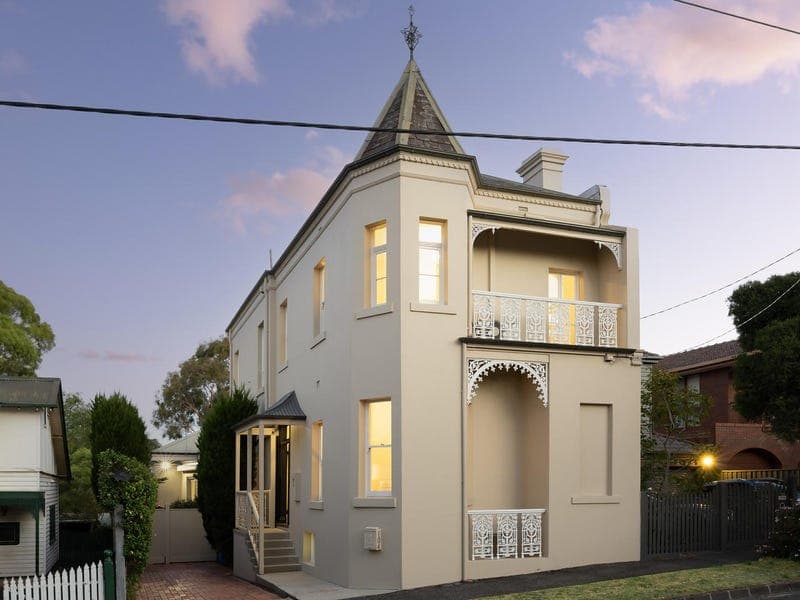104 Peel Street, Kew