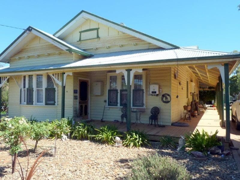 16 Waugh Street, Charlton