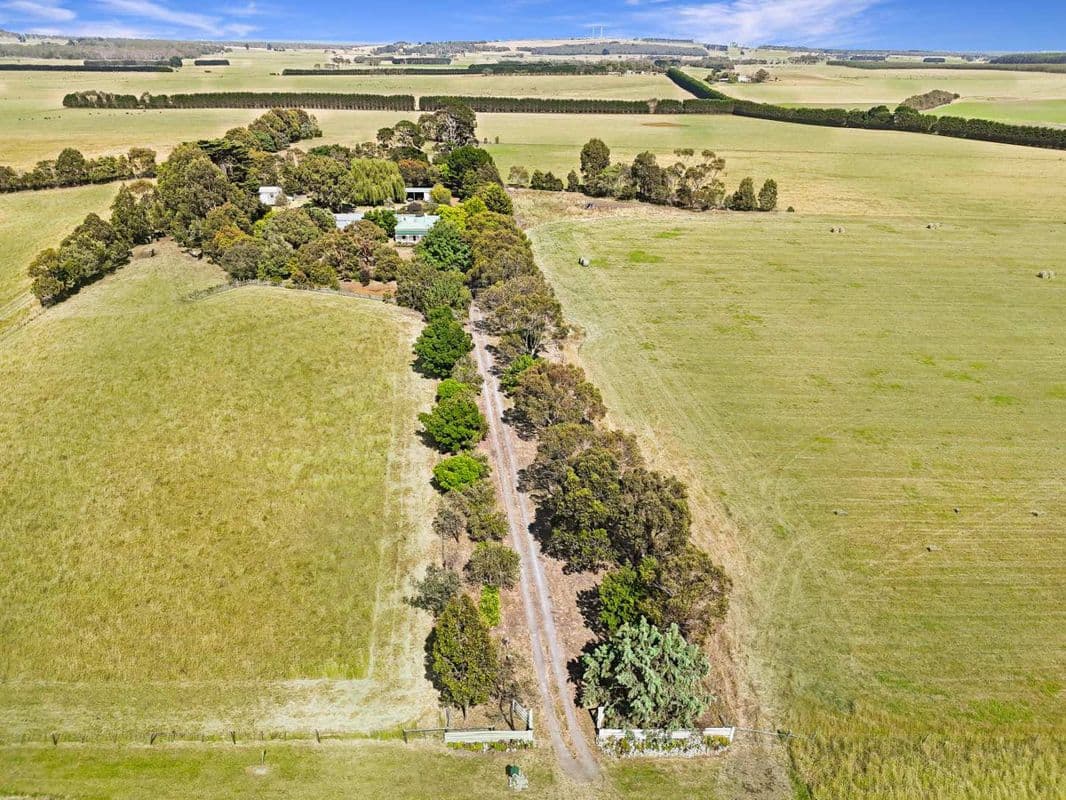 400 LAKE GORRIE ROAD