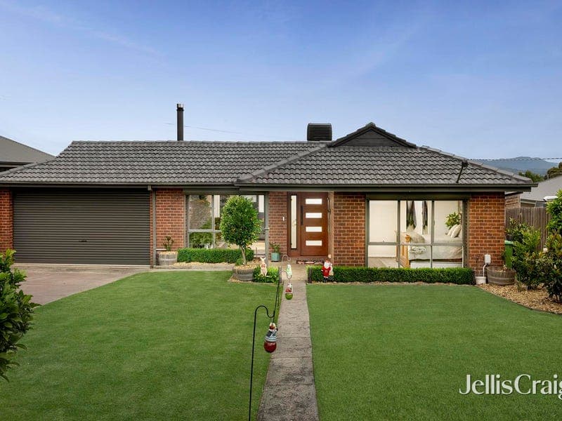 4 Irvine Crescent, Yarra Glen