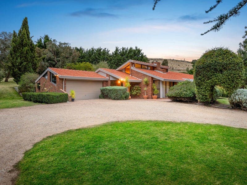 28 Hill View Rise, Gisborne South