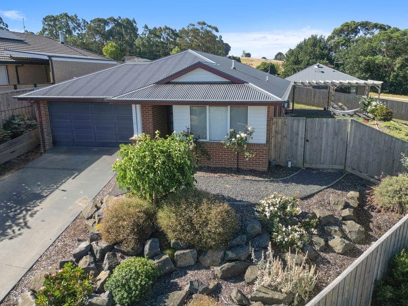 17 Kookaburra Grove, Neerim South