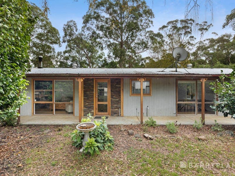 8 Banksia Court, Castella