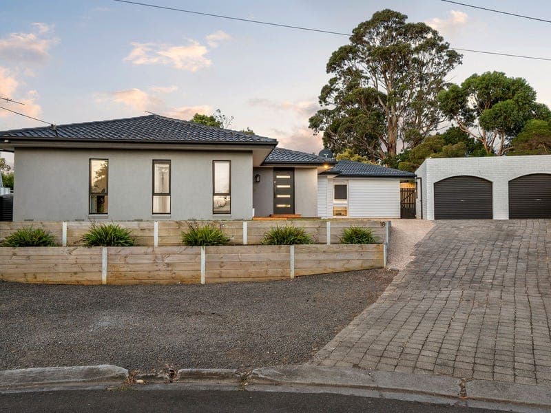 18 Clivedon Court, Leopold
