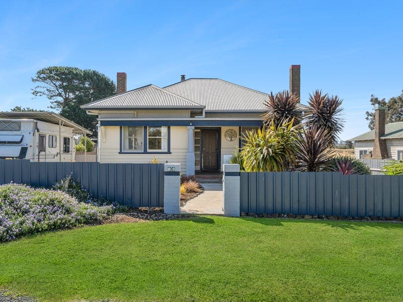 807 Corangamite Lake Road