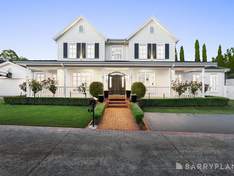 2 Winscott Grove, Ringwood