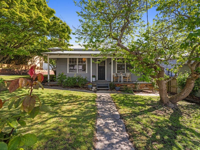 4 Old Waratah Road