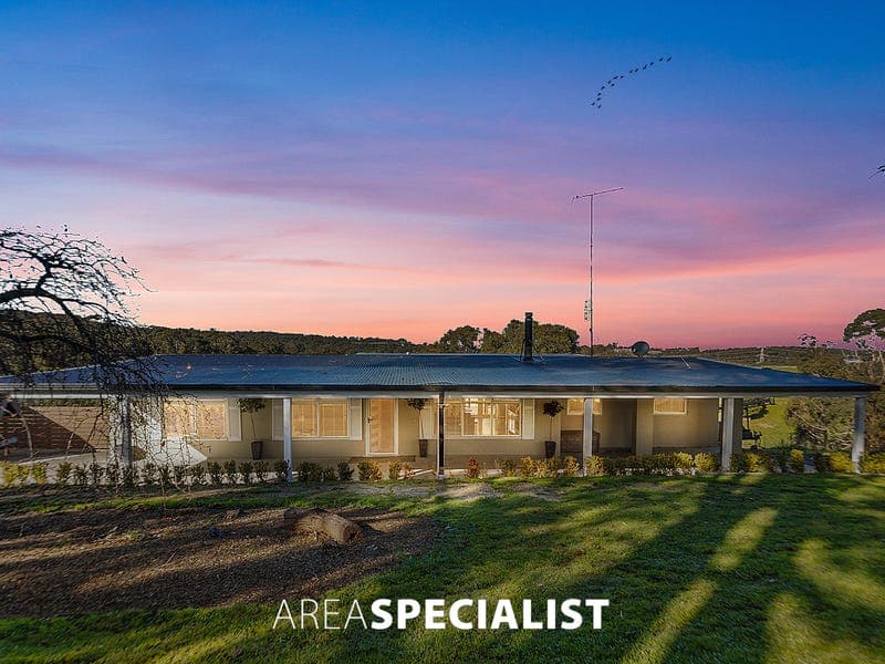 1380 Main Neerim Road