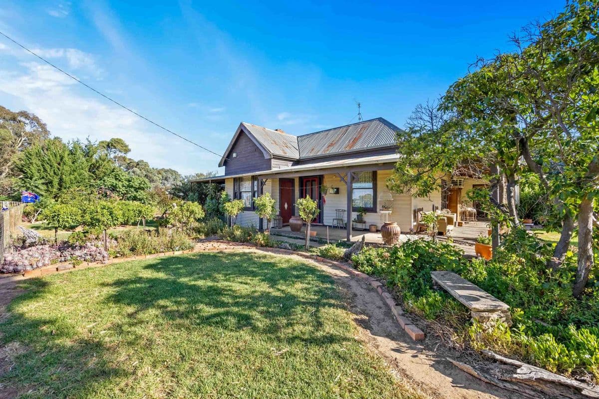 20 Bains Road