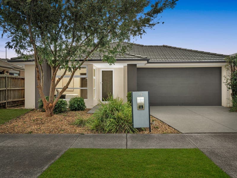 85 Lineham Drive, Cranbourne East