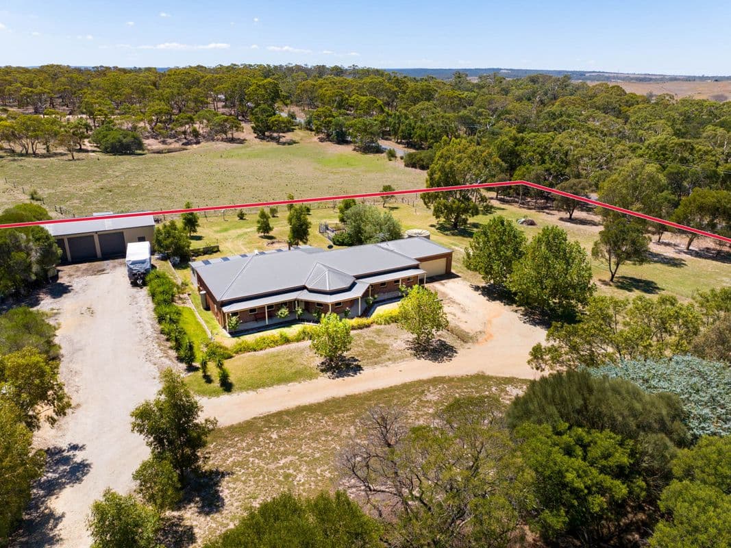 8 MILVI COURT