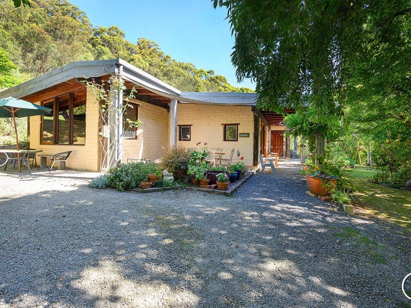 110 Coles Road, Three Bridges