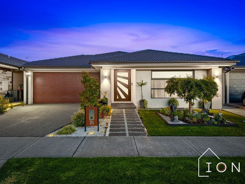 25 Kiwi Crescent, Cranbourne South