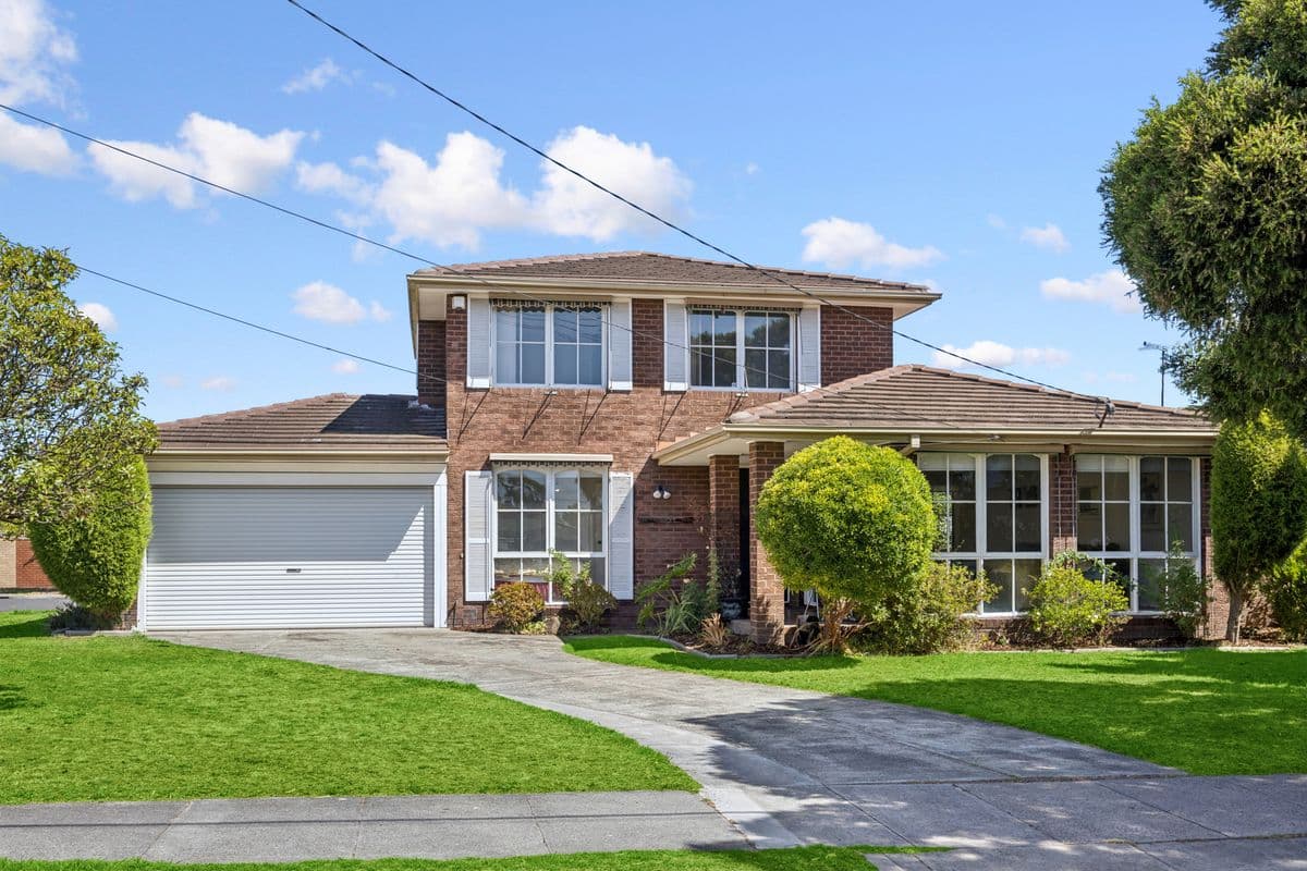 35 Pasadena Crescent