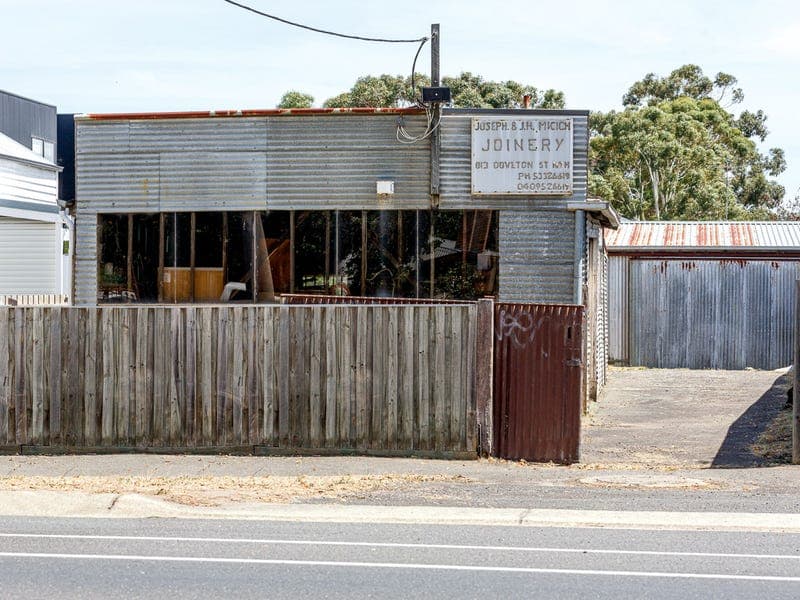 813 Doveton Street North, Soldiers Hill