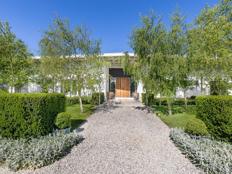 100 Dean-Mollongghip Road, Dean