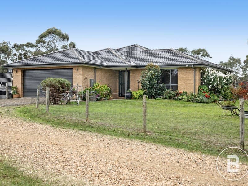 11 Lacy Street, Amherst