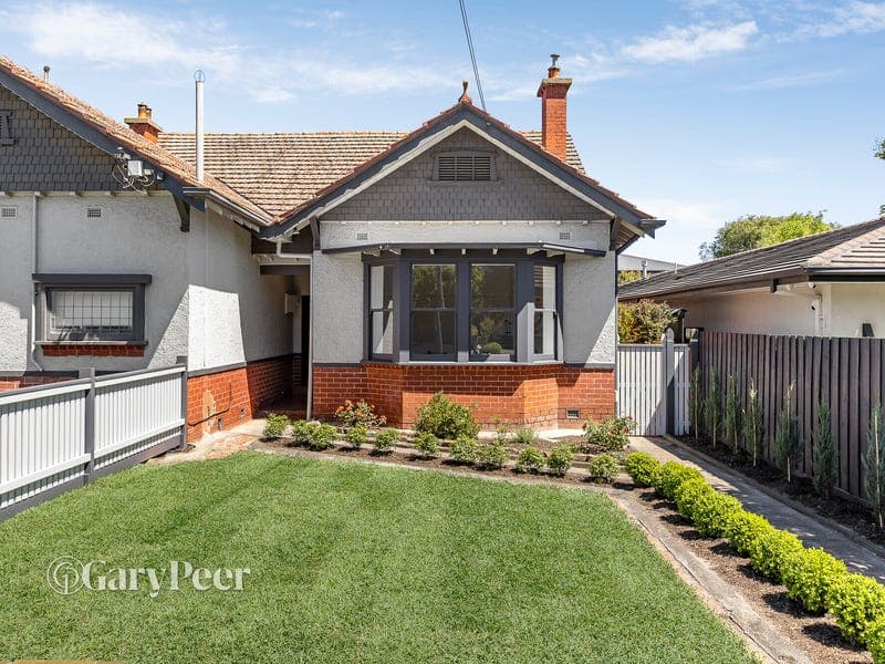 9 Holland Grove, Caulfield North