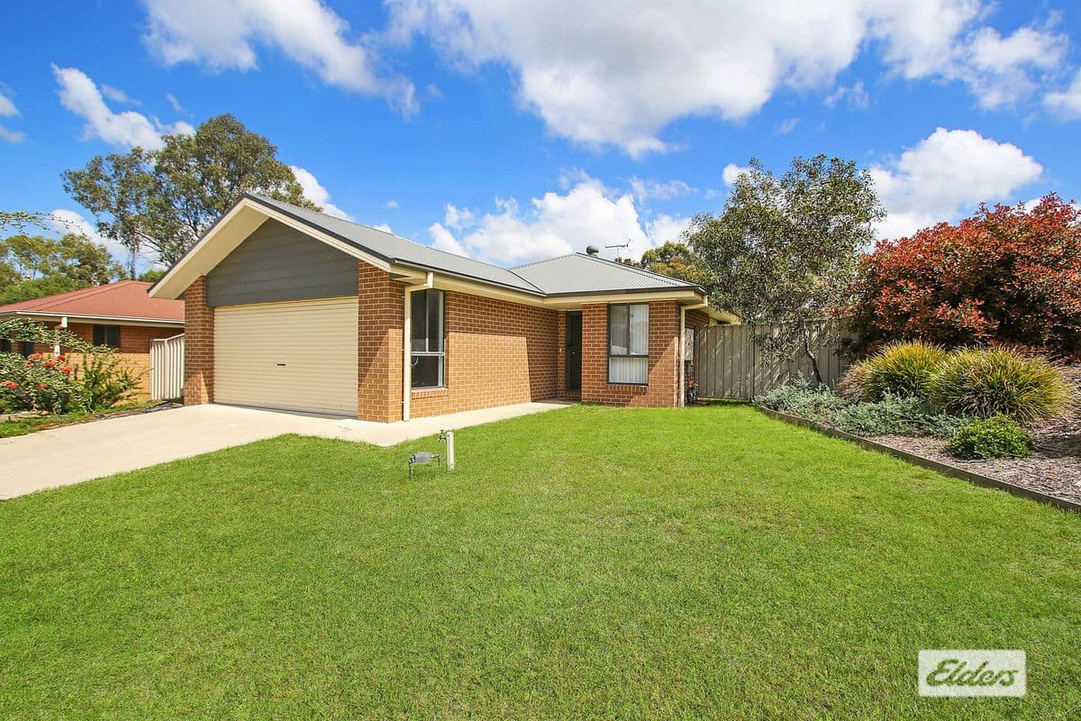 5 Wattlebird Drive