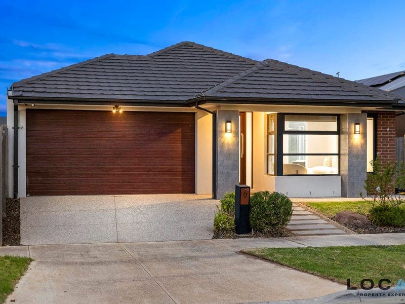 9 ESKDALE STREET