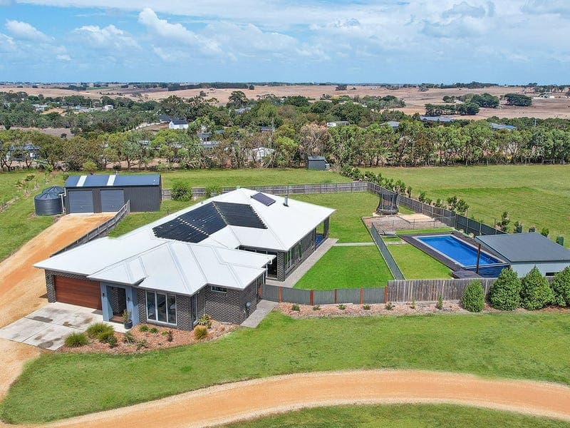 21 Cilmery Crescent, Woodford