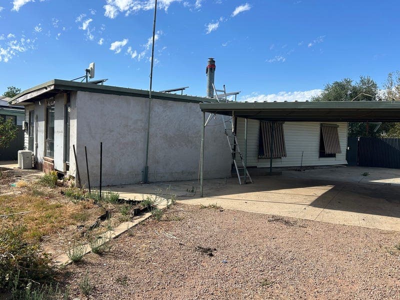30 Bankin Street