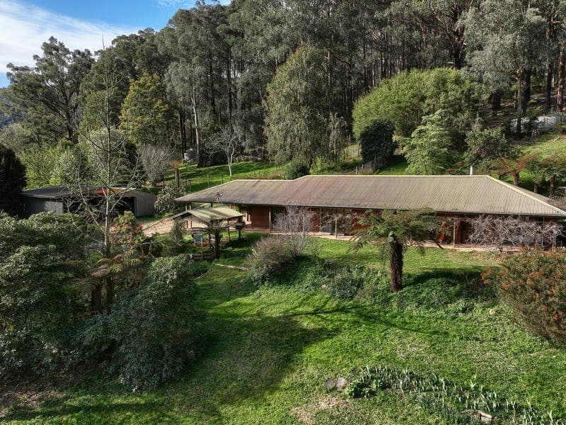 70 Coles Road, Three Bridges