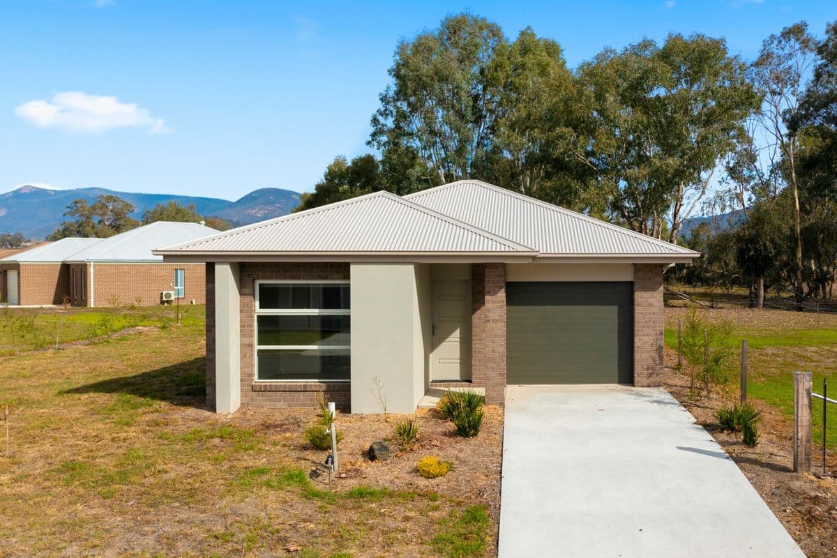 1 Hunt Court
