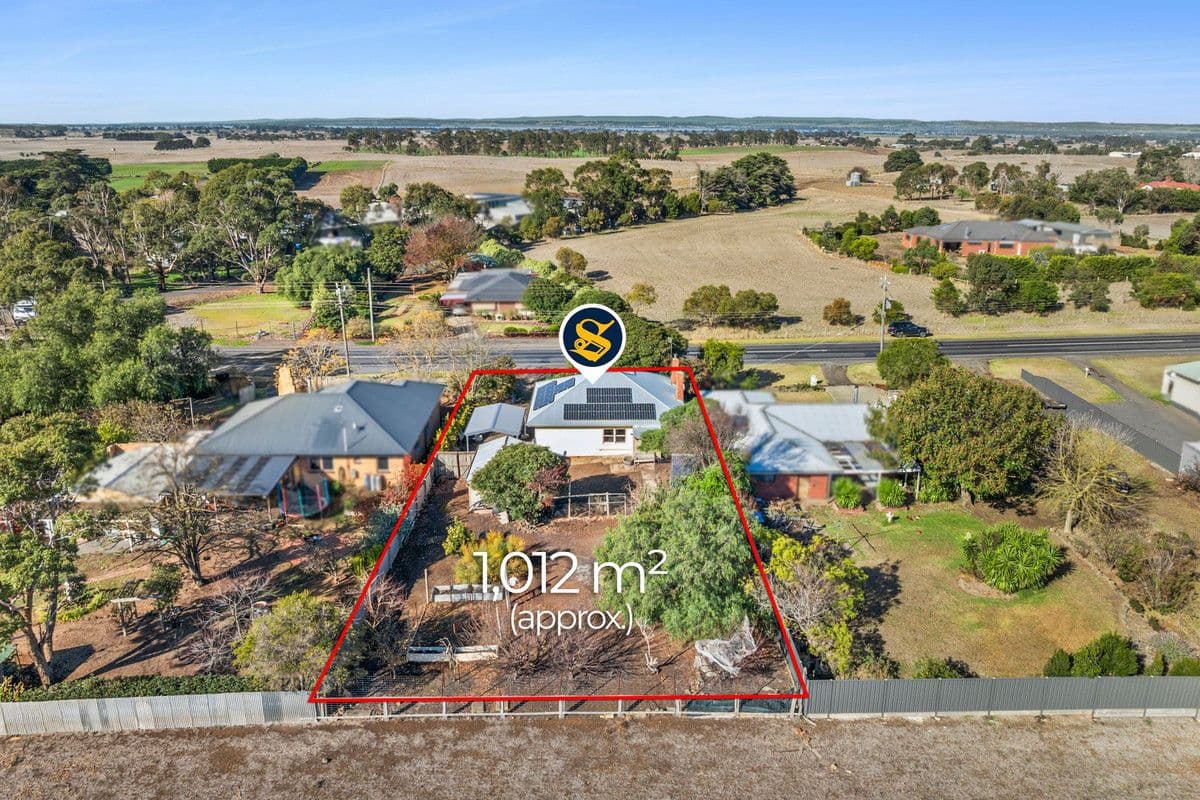 815 Corangamite Lake Road