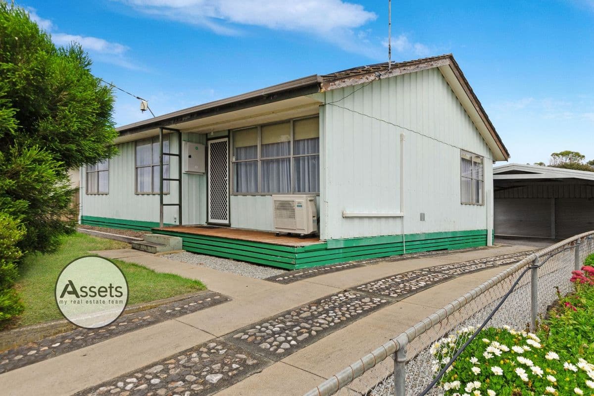 9 Wattle Crescent