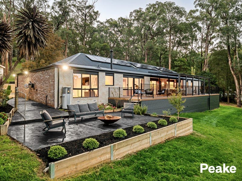 8 Moola Road, Cockatoo