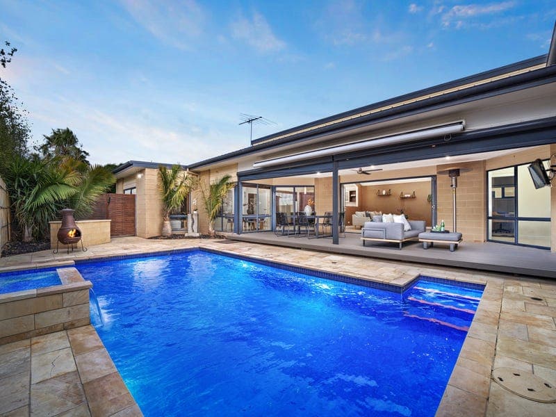 23 Waterside Drive, Waterways