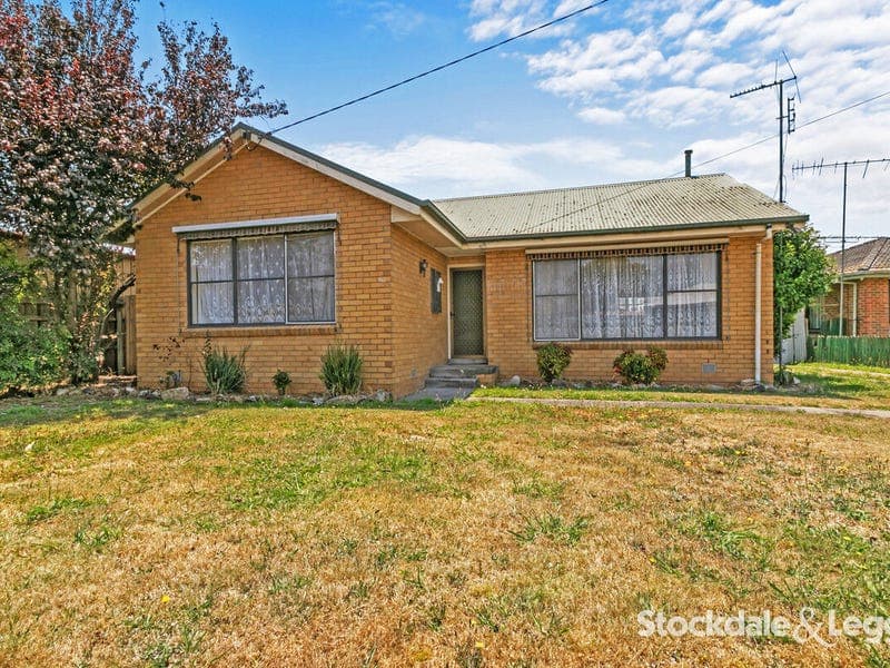 61 White Parade, Churchill