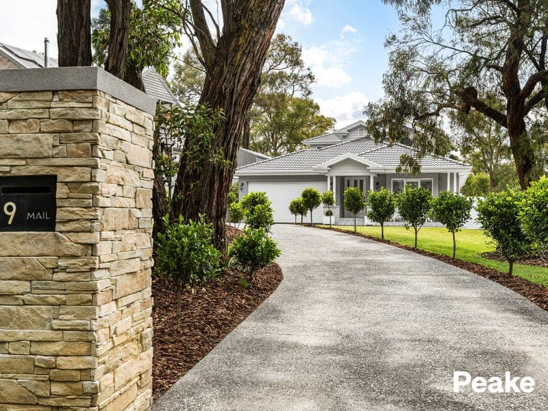 9 Harpfield Road, Beaconsfield Upper